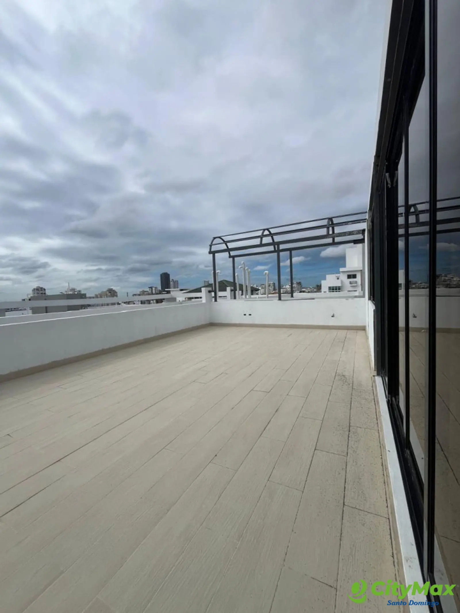 Penthouse en Venta en Renacimiento de 2 Habitaciones - foto 11