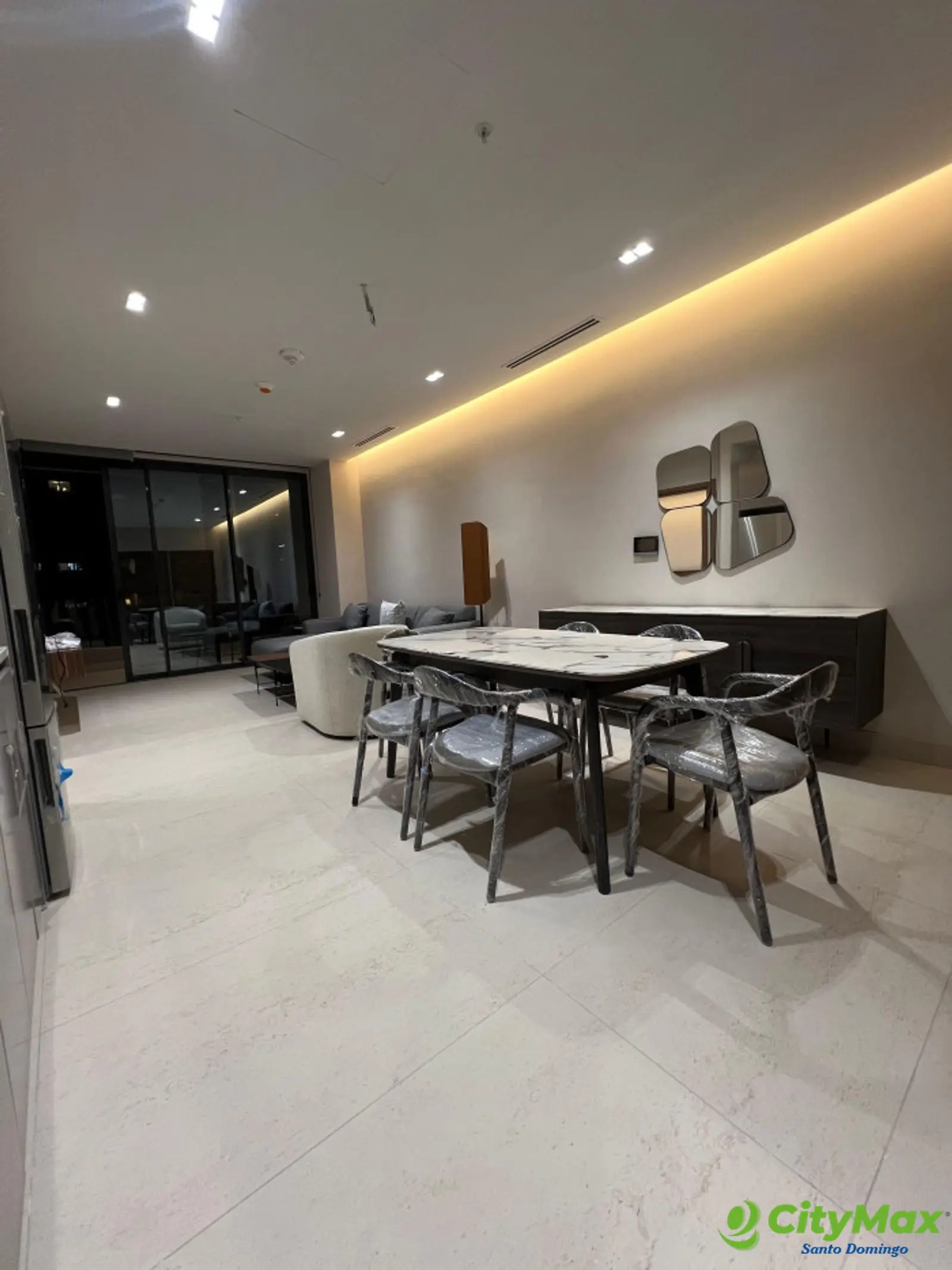 Apartamento amueblado en Venta en Piantini en blue mall - foto 2