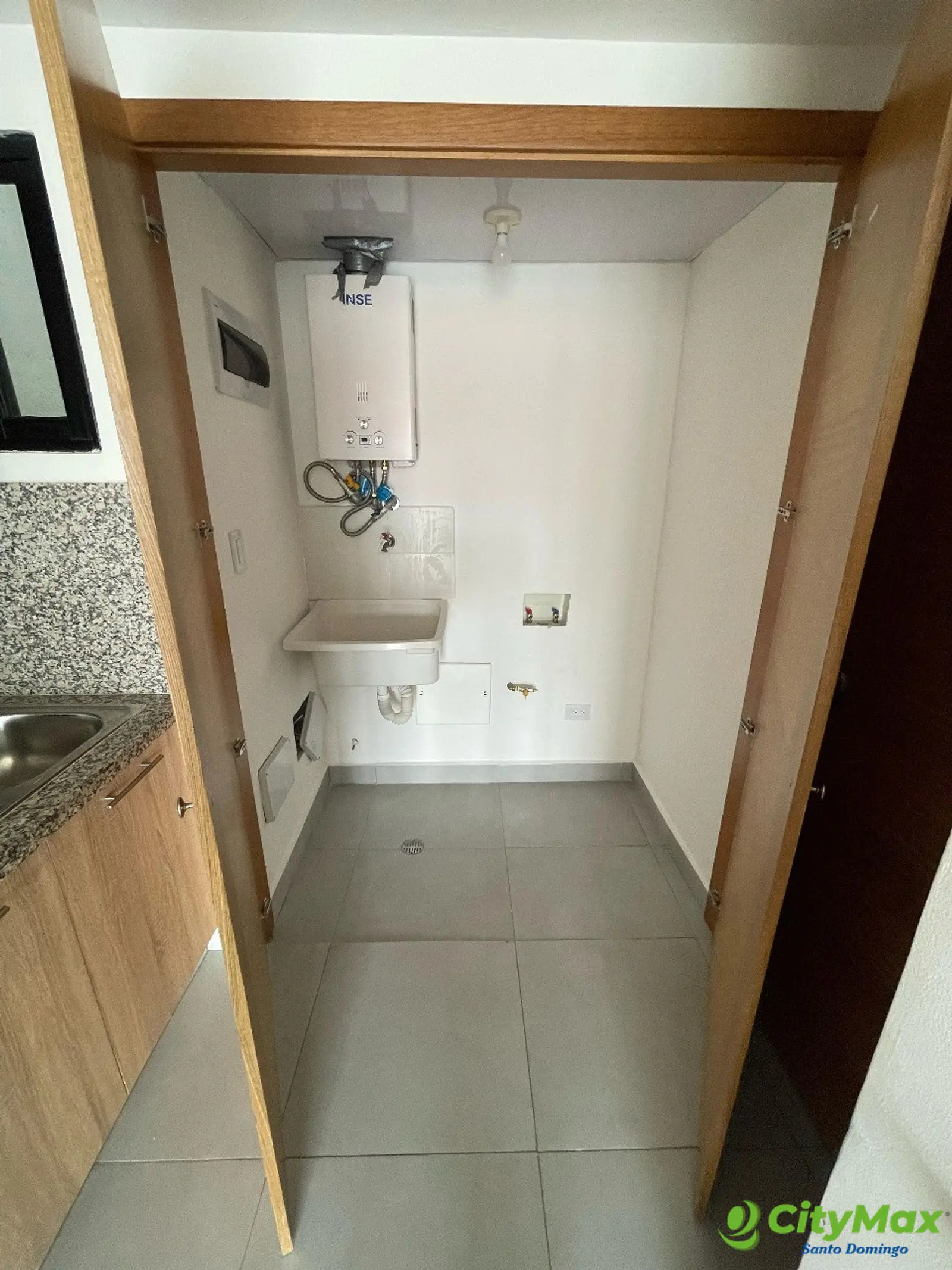 Apartamento en Evaristo Morales 2 hab. en Alquiler - foto 2