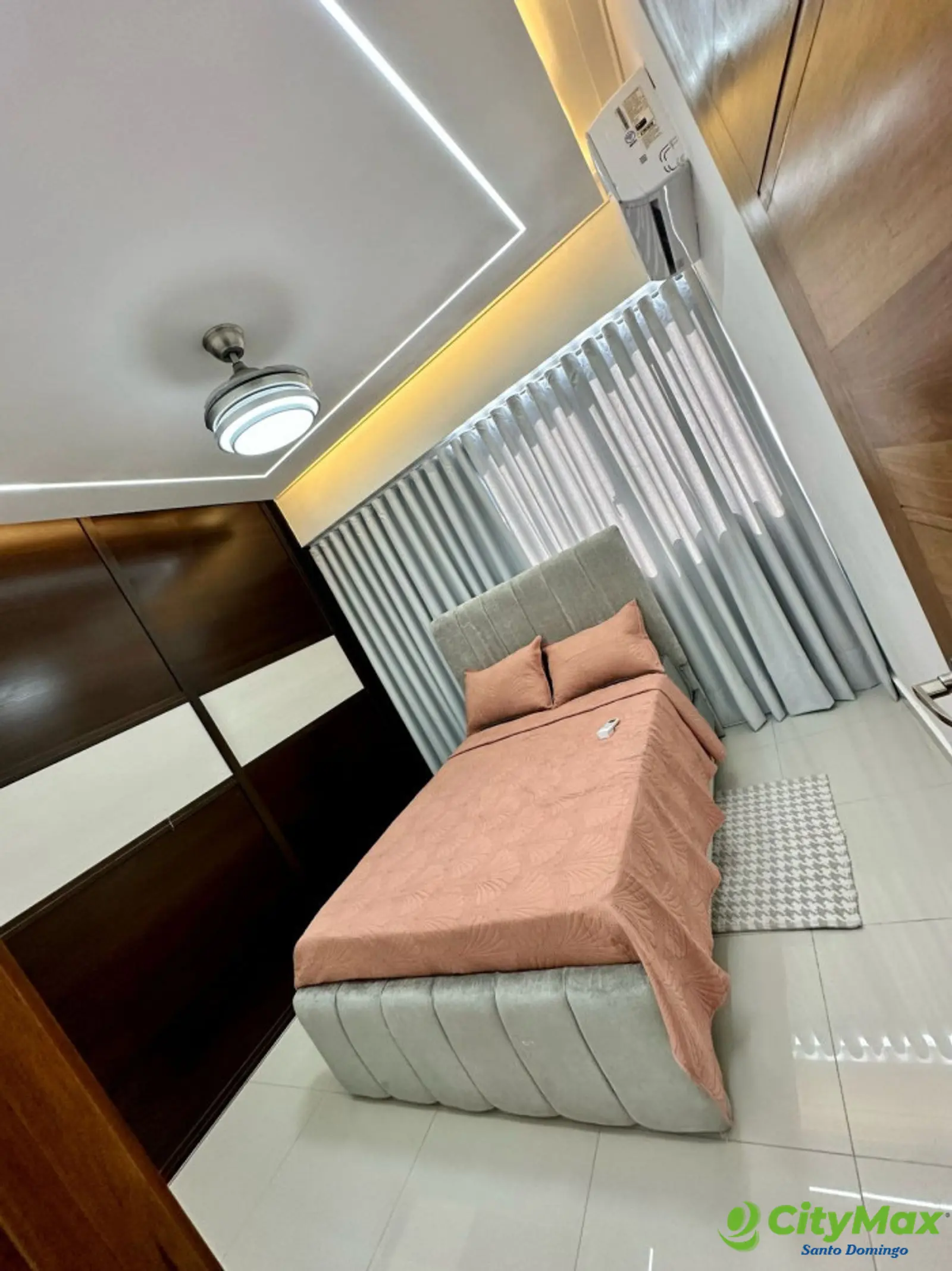 Apartamento amueblado en alquiler en Renacimiento - foto 2