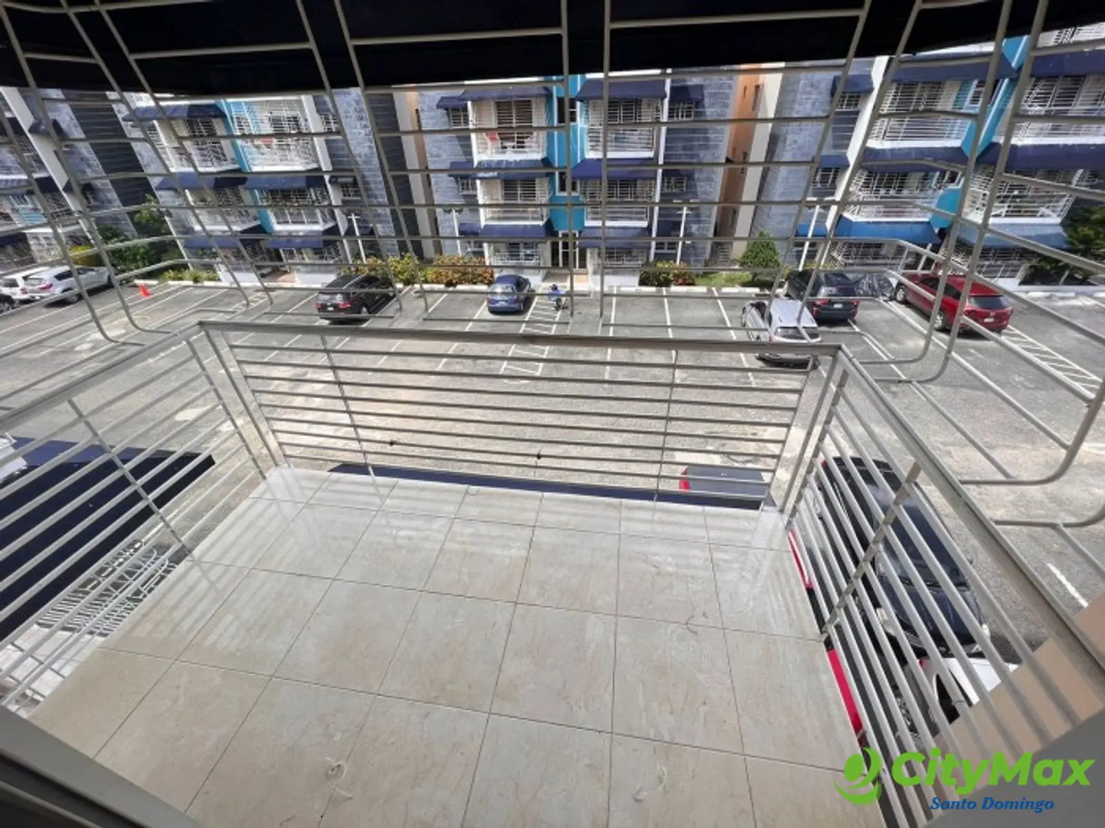 Vendo apartamento de 3 habitaciones en San Isidro - foto 2