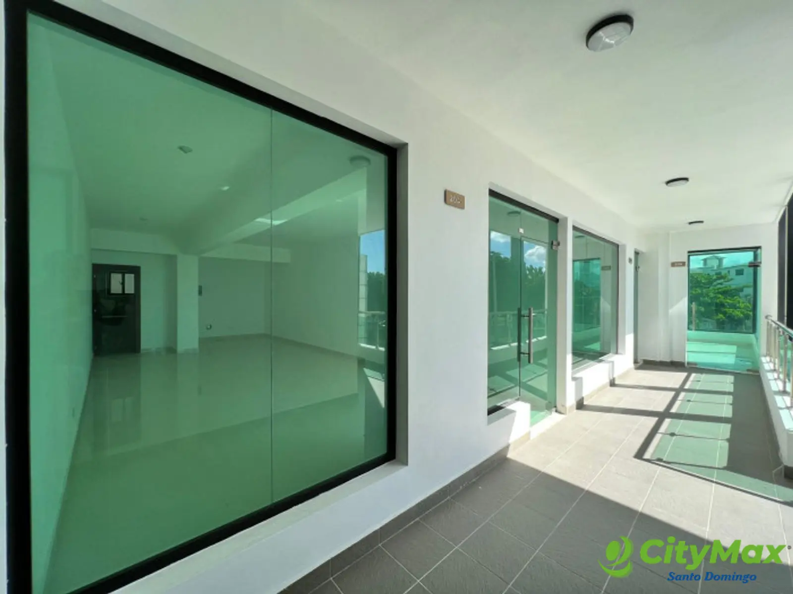 Locales Comercial en Alquiler y Venta, en Alma Rosa II. - foto 3