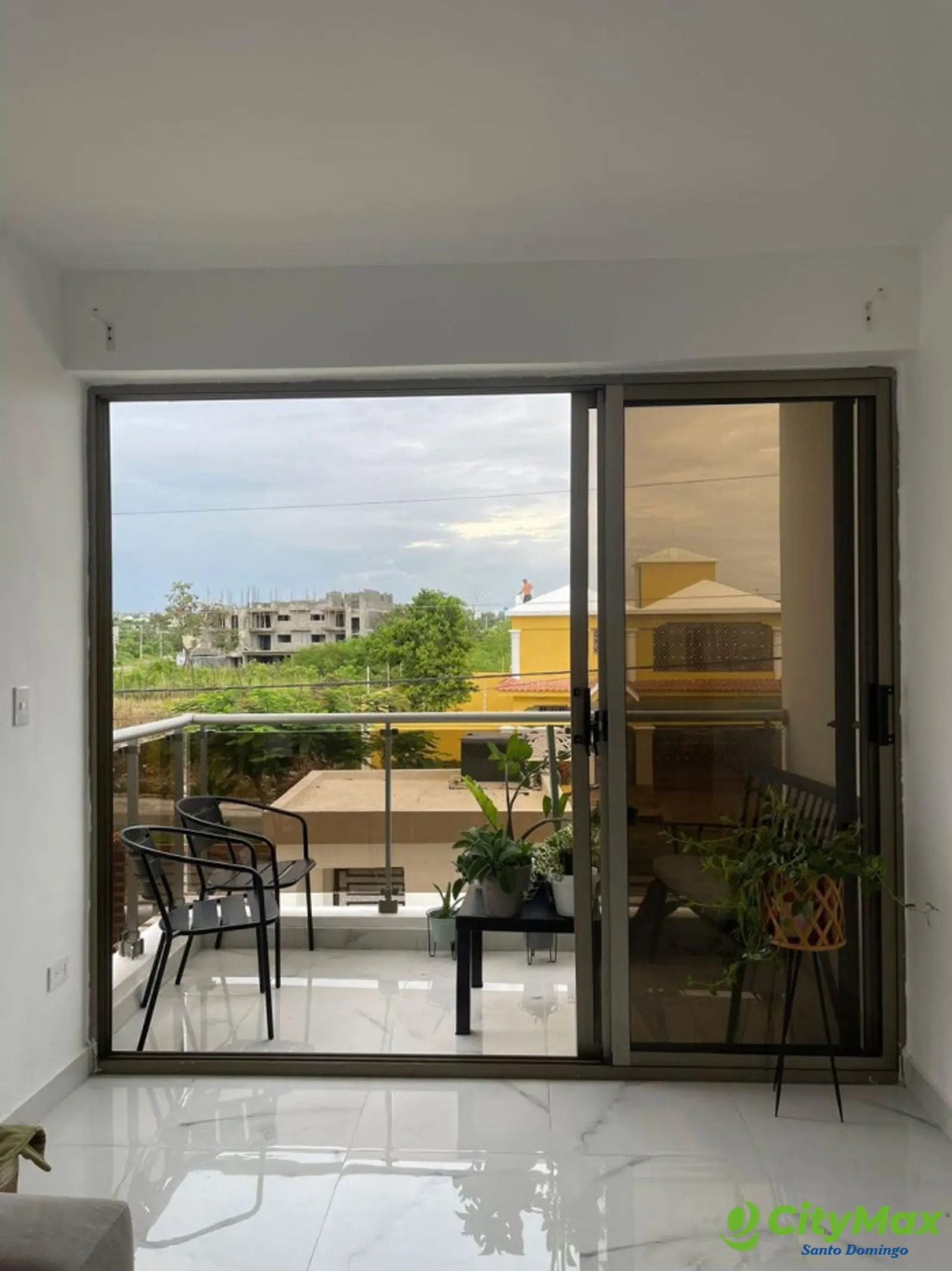 Apartamento en Venta en la Jacobo Majluta  - foto 4