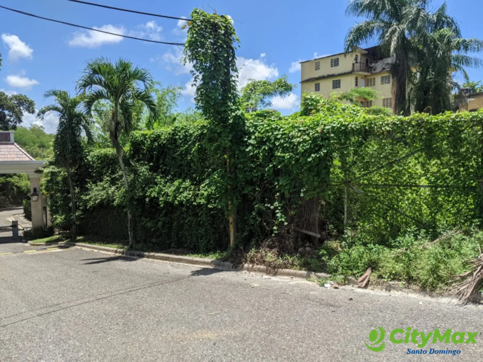 SOLAR EN VENTA EN CUESTA HERMOSA III ARROYO HONDO SANTO DOMINGO REPUBLICA DOMINICANA  - foto 2