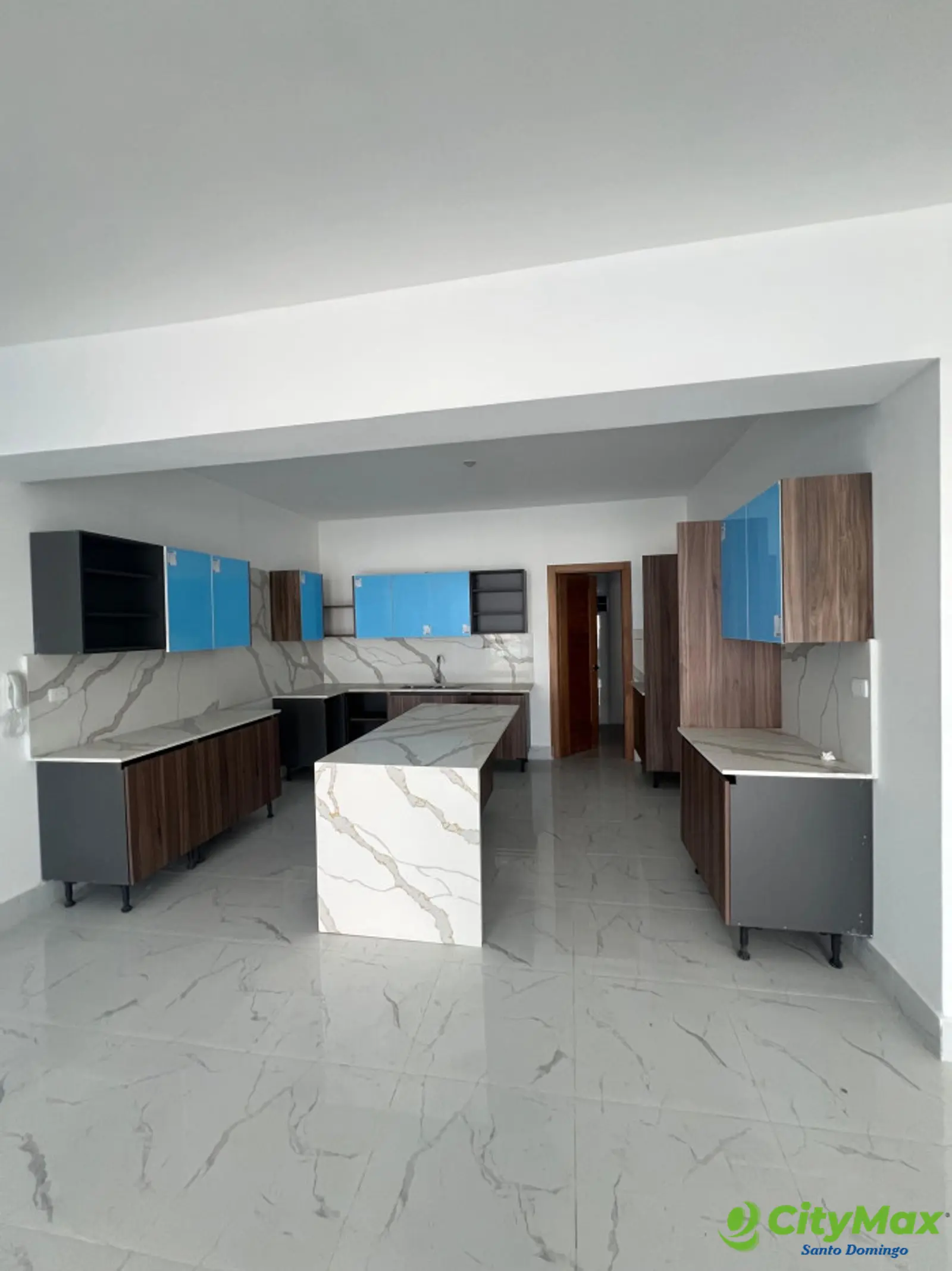 Apartamento en Venta en Bella Vista 3 parqueos - foto 6