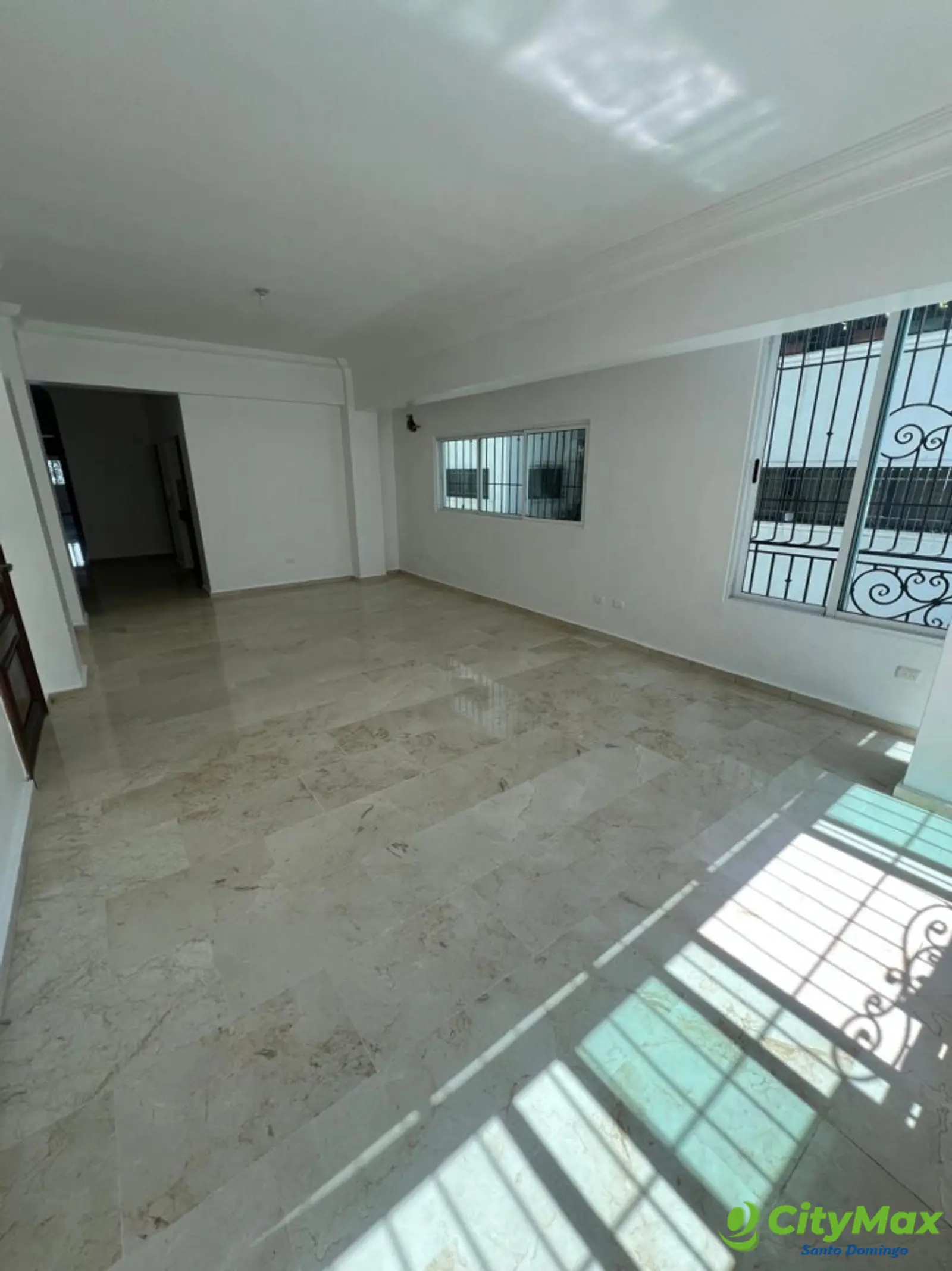 Amplio apartamento en Vent de 3 Habitaciones Piantini - foto 2