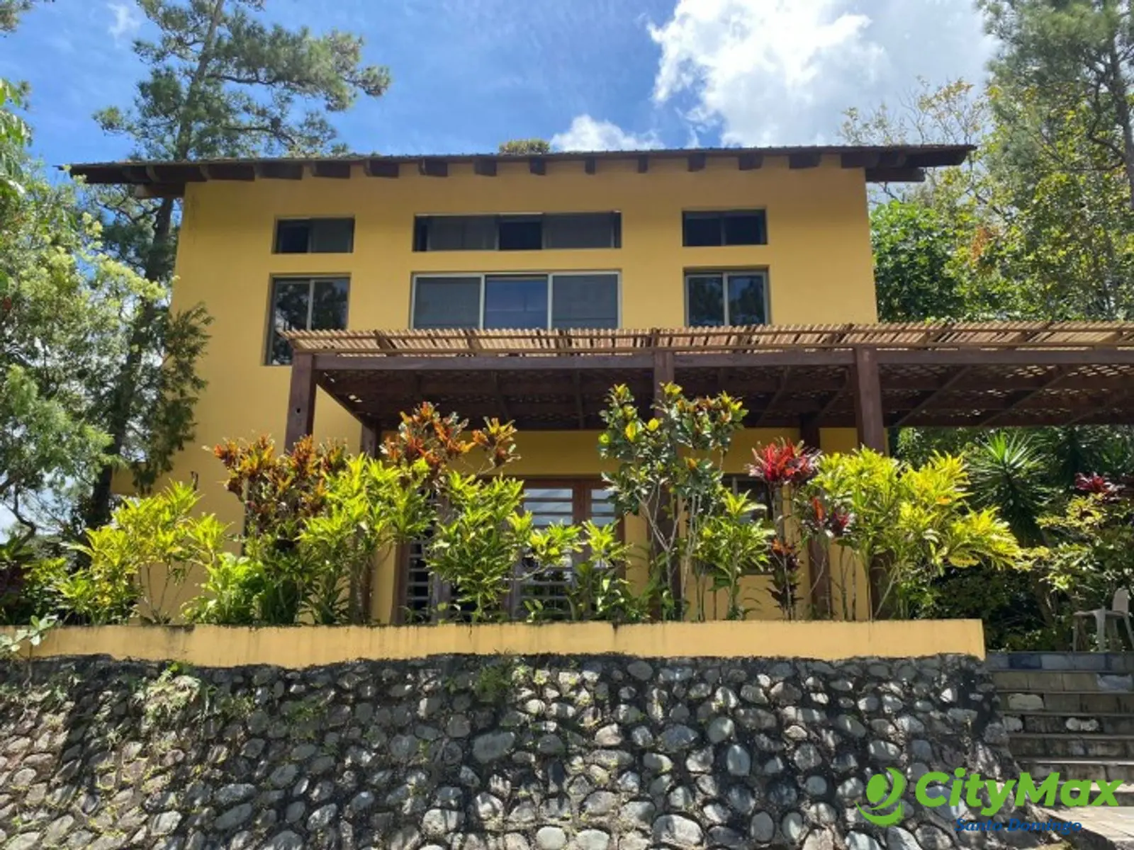 Villa en Venta en Los Alpes Jarabacoa  - Frente de la villa