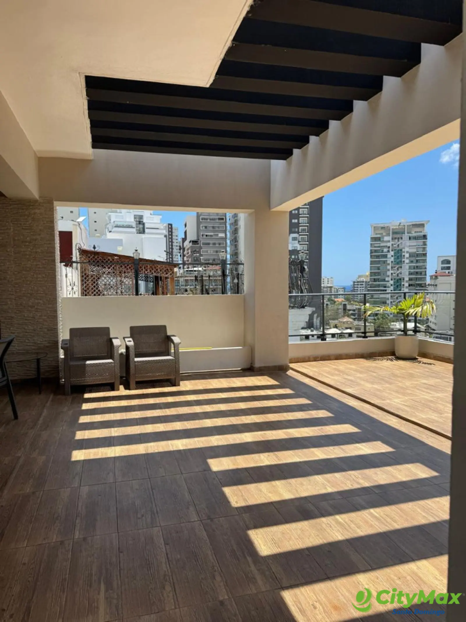 Penthouse en Venta de 2 Niveles en Urbanización Real - foto 25
