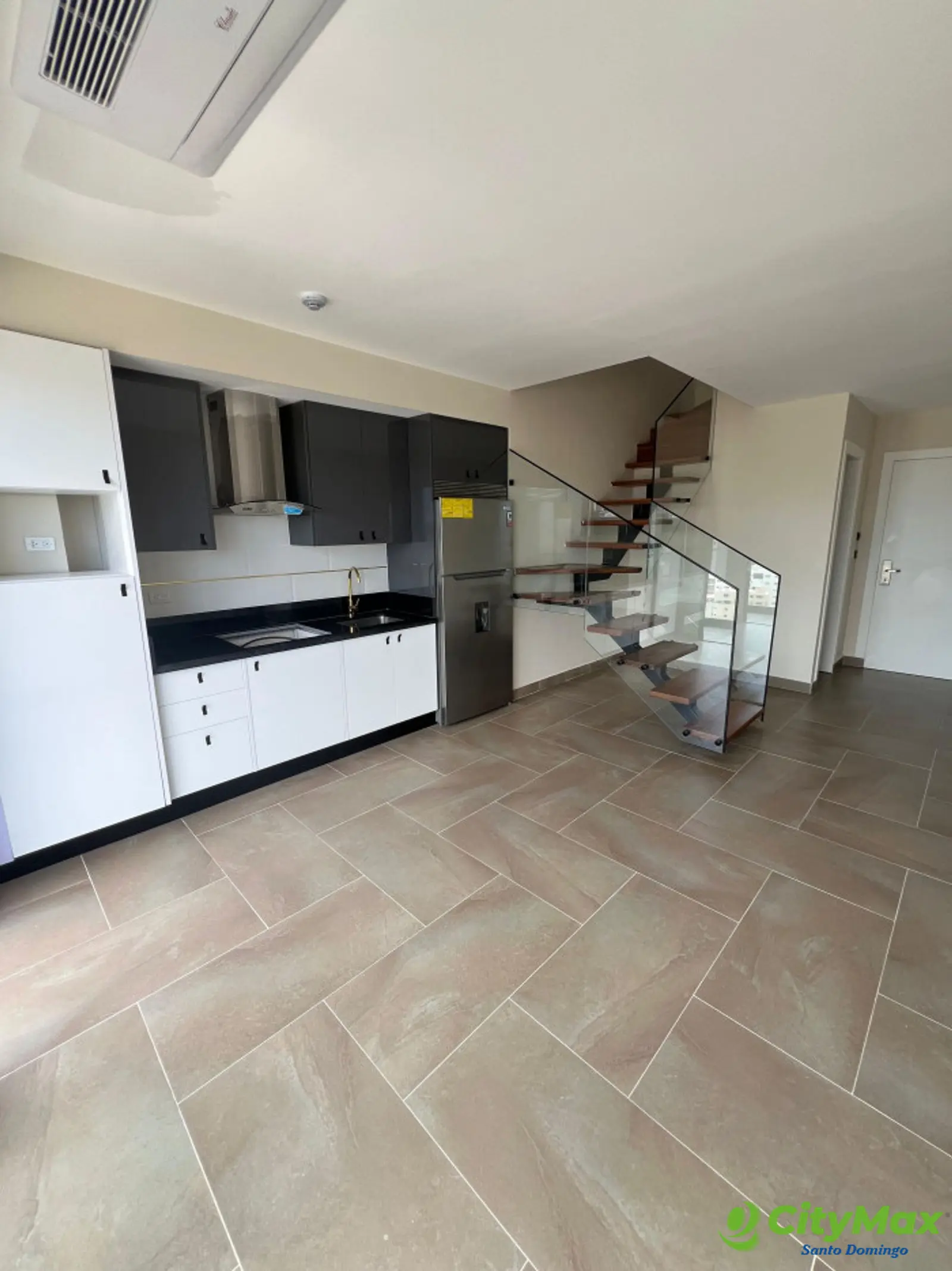 Apartamento Tipo Loft amueblado en venta en el Naco - foto 4