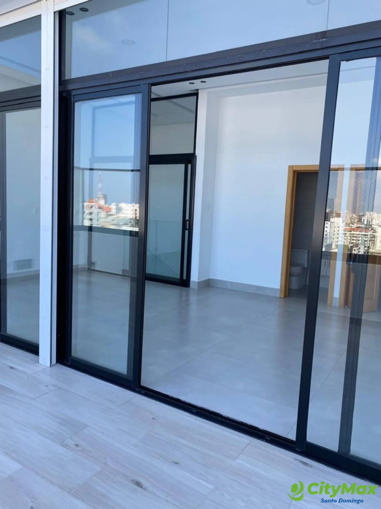 Penthouse Nuevo Amueblado en Venta en Evaristo Morales - foto 18