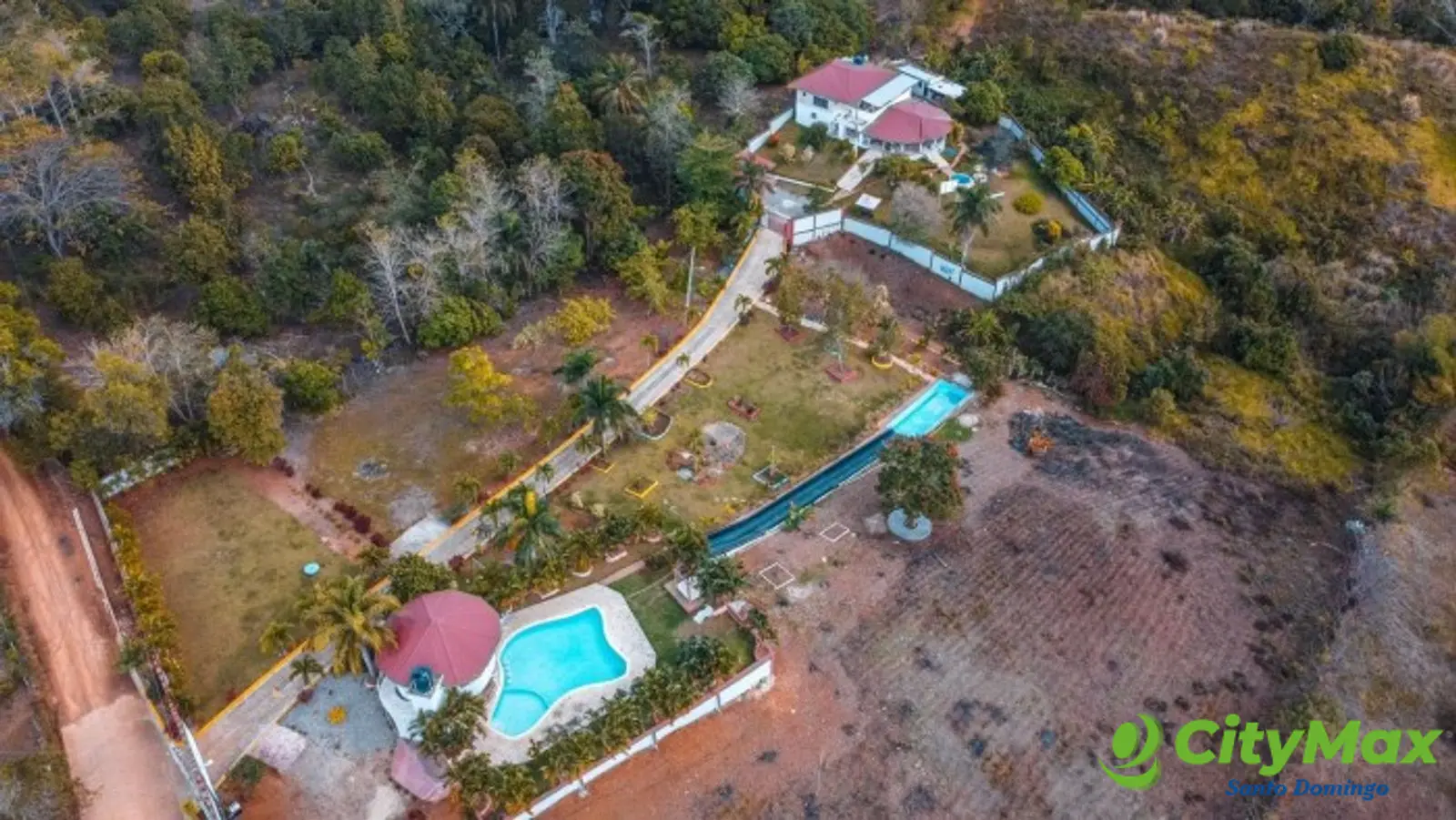 Villa Amueblada en Venta en Pedro Brand con piscina - foto 4