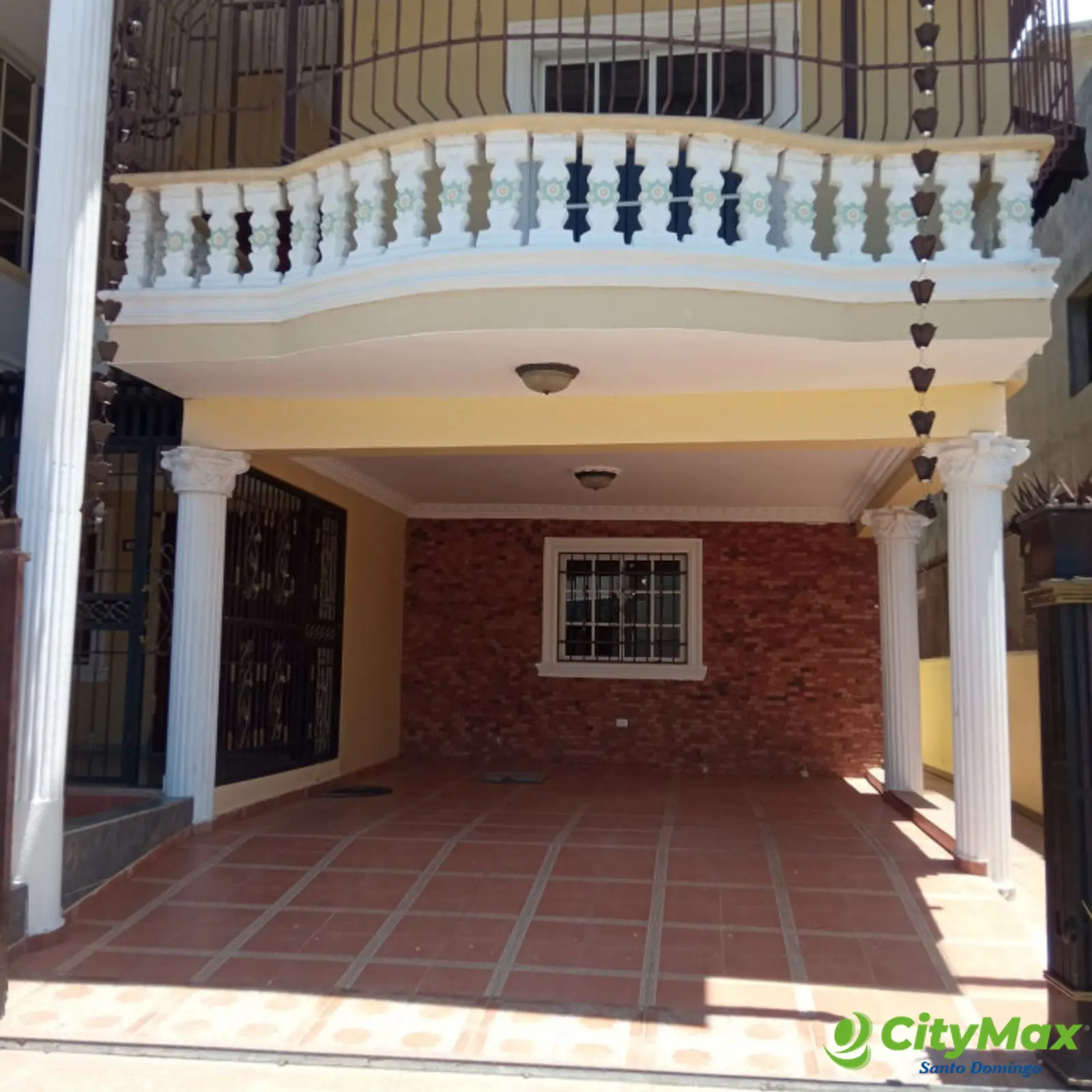 Casa en venta de 3 niveles en la Zona Oriental, S.D.E. - foto 3