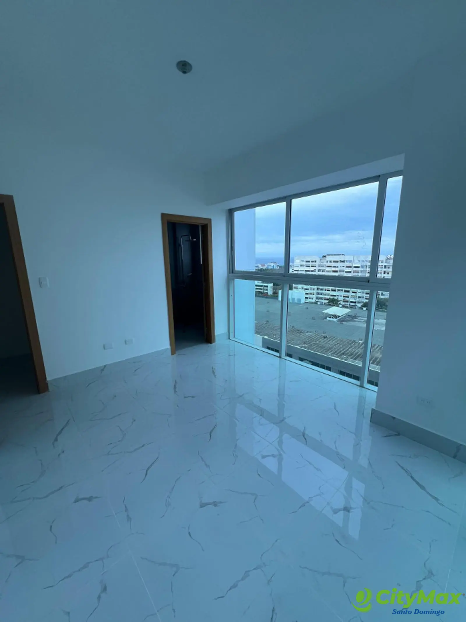 Apartamento en Venta en Bella Vista 3 parqueos - foto 2