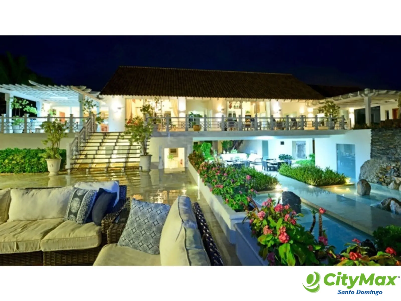 Se vende Villa con Playa privada en Juanillo Cap Cana.  - foto 3