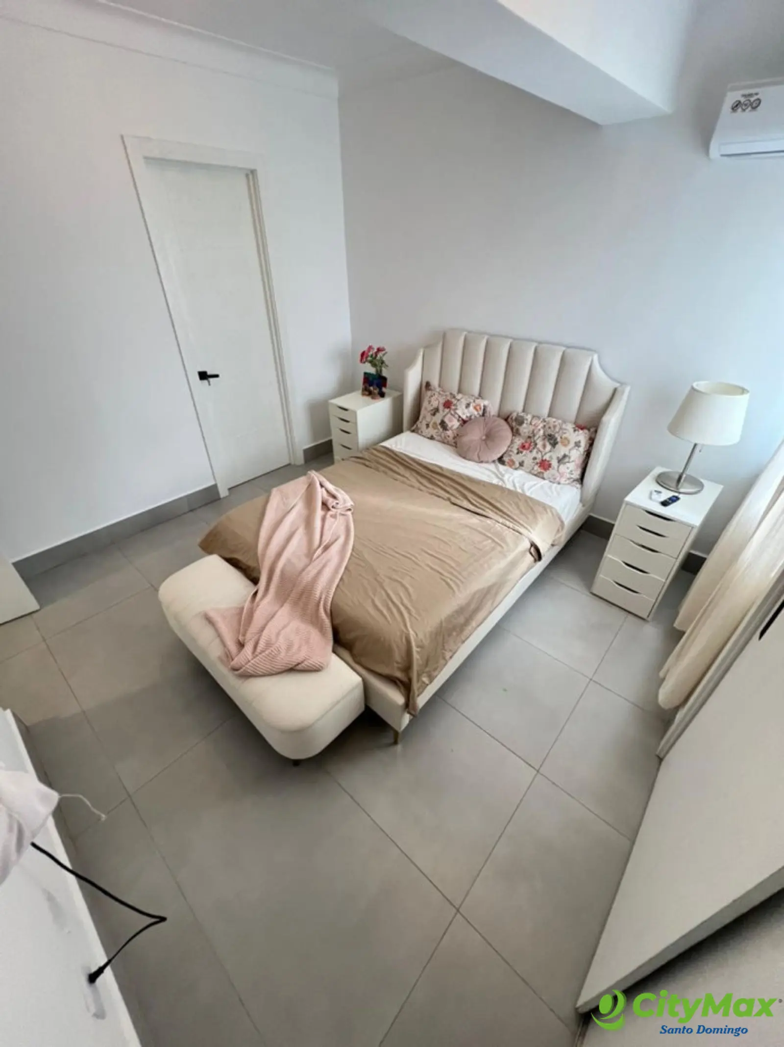 Apartamento en Venta en Evaristo Morales, Santo Domingo - foto 7