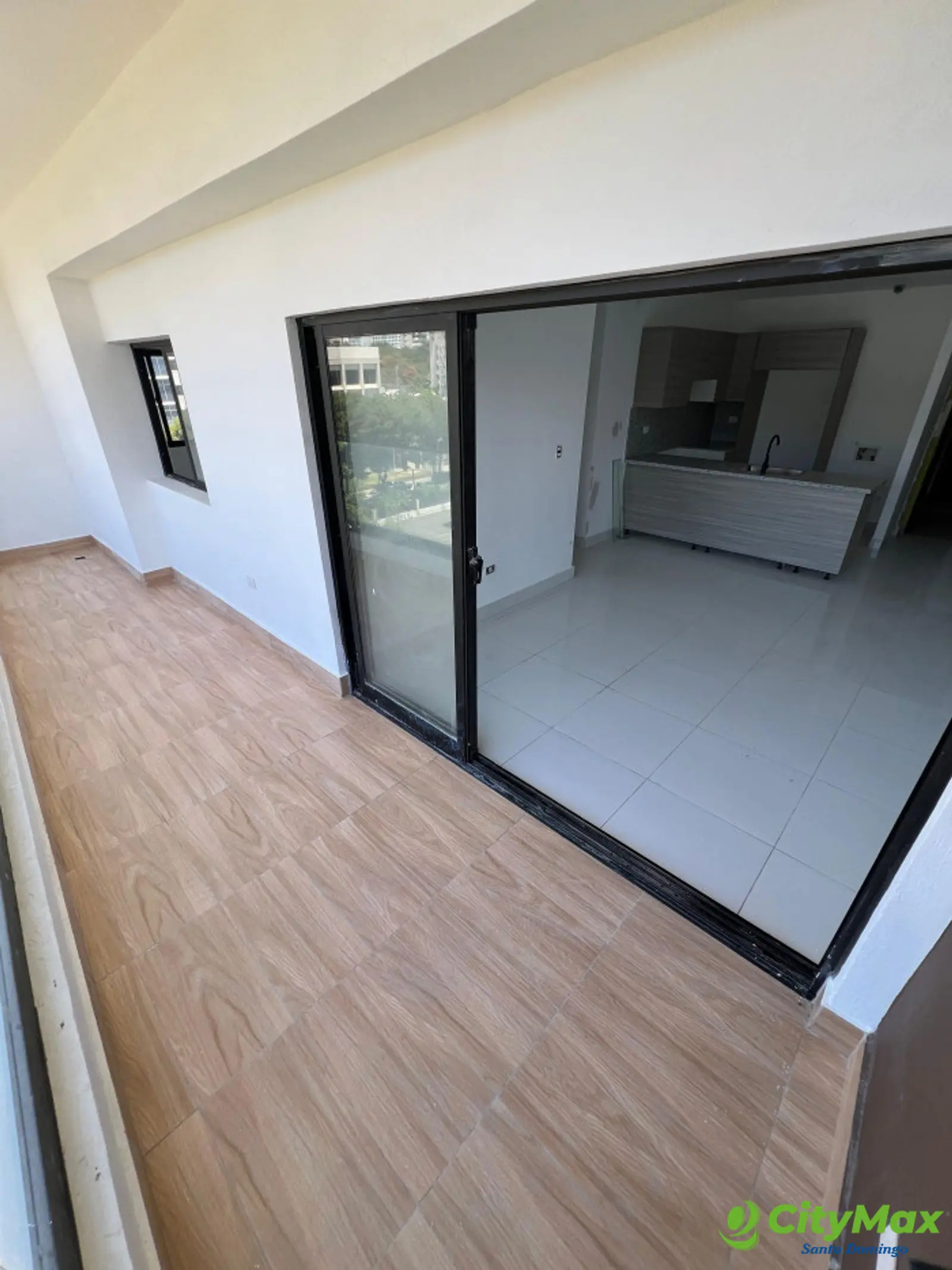 Apartamento venta en La Julia con Balcon Tipo Terraza - foto 2