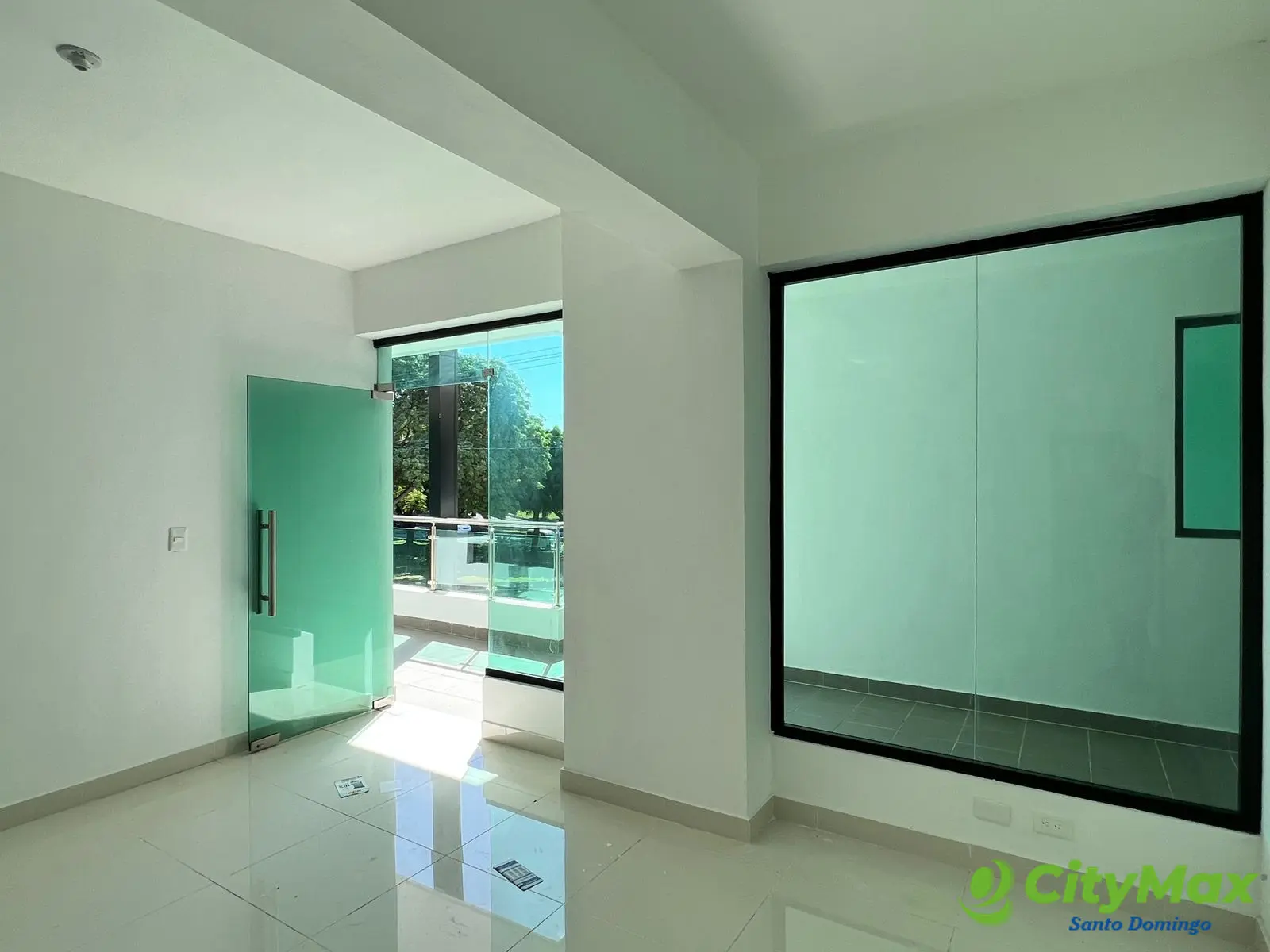 Locales Comercial en Alquiler y Venta, en Alma Rosa II. - foto 2