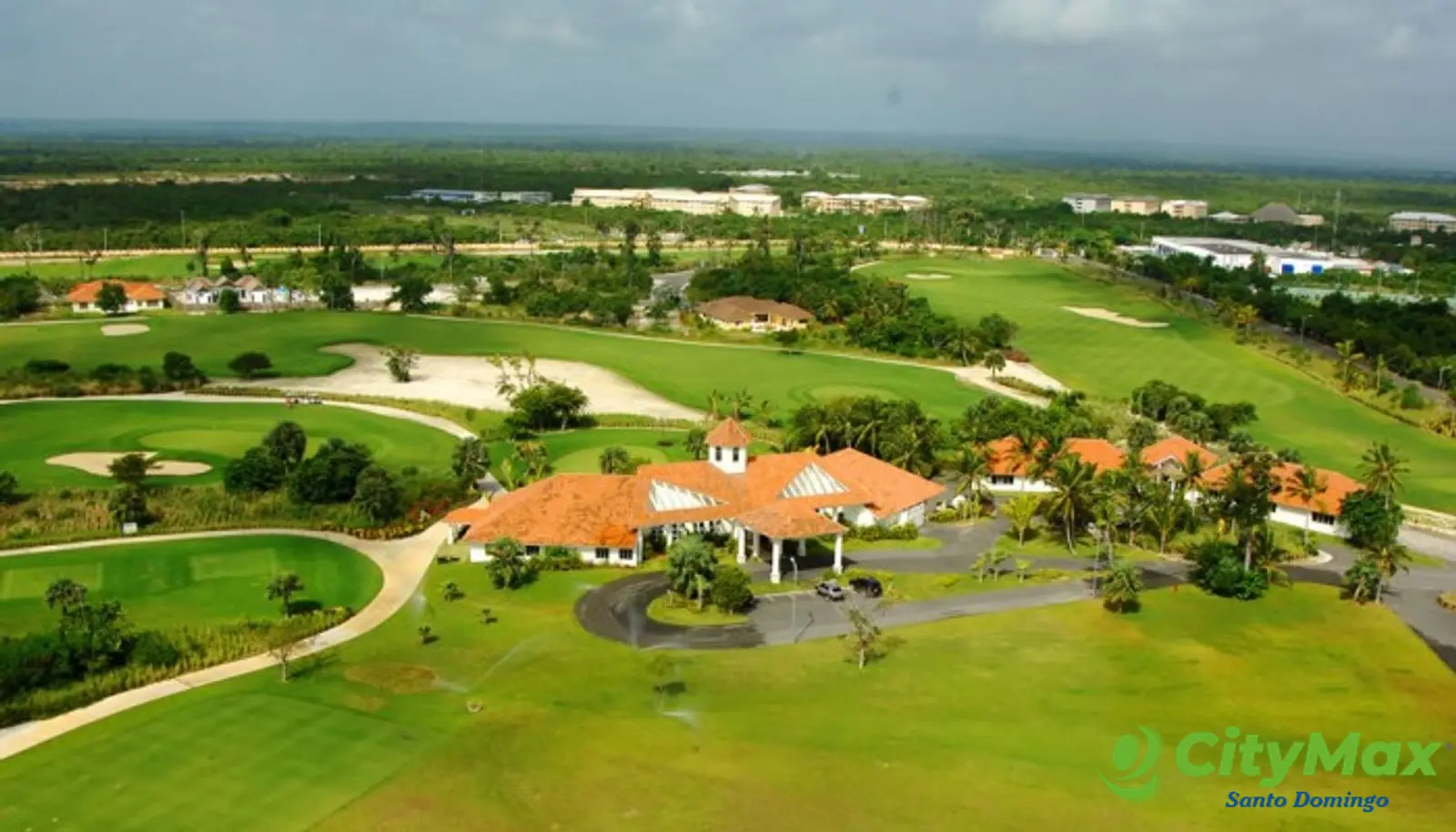 Solar en venta en Punta Cana Bávaro con campo de golf - foto 3