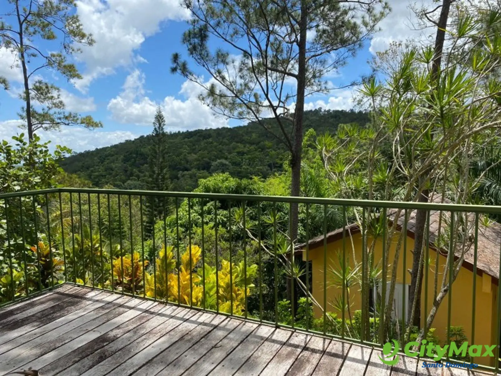 Villa en Venta en Los Alpes Jarabacoa  - Terraza vista al paisaje