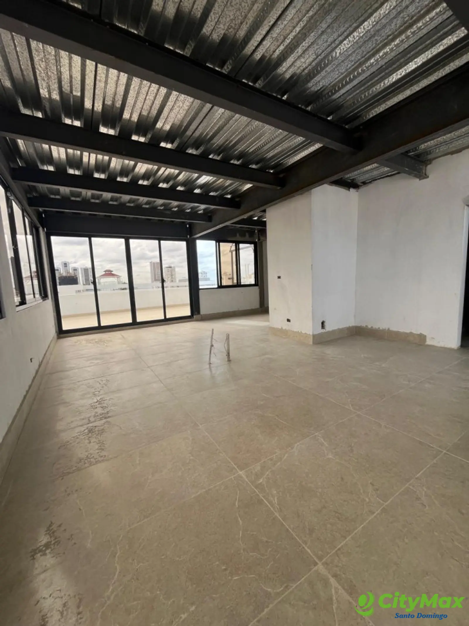 Penthouse en Venta en Renacimiento de 2 Habitaciones - foto 4
