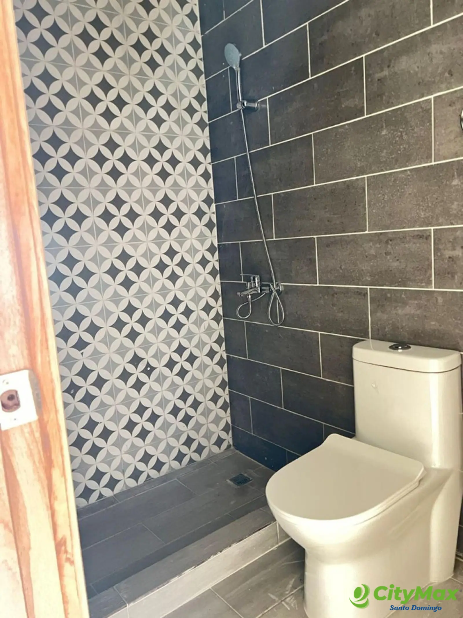 Apartamento en Venta de 3 Hab. Santo Domingo Este. - foto 21