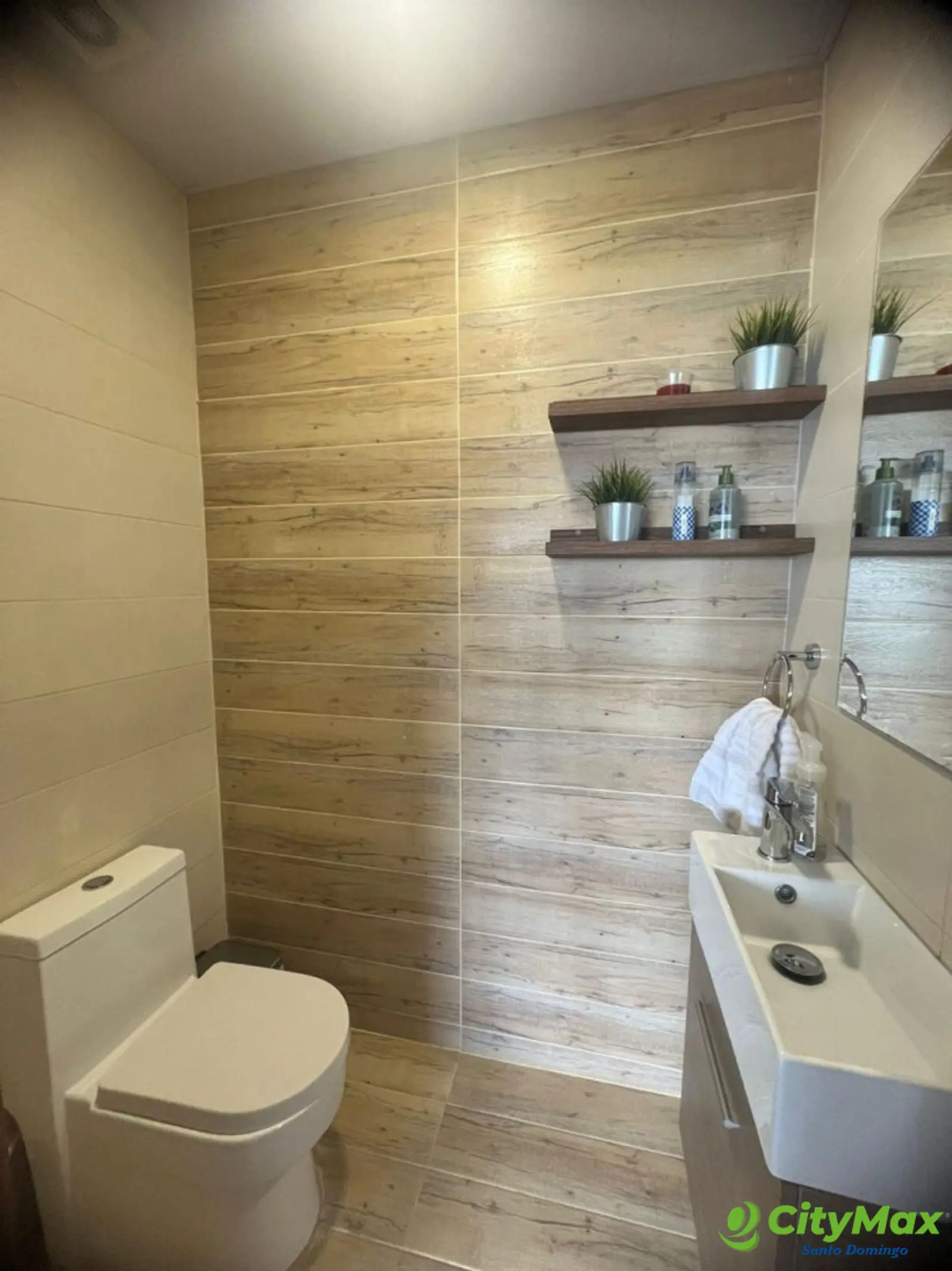 Penthouse en Venta de 2 Niveles en Urbanización Real - foto 22