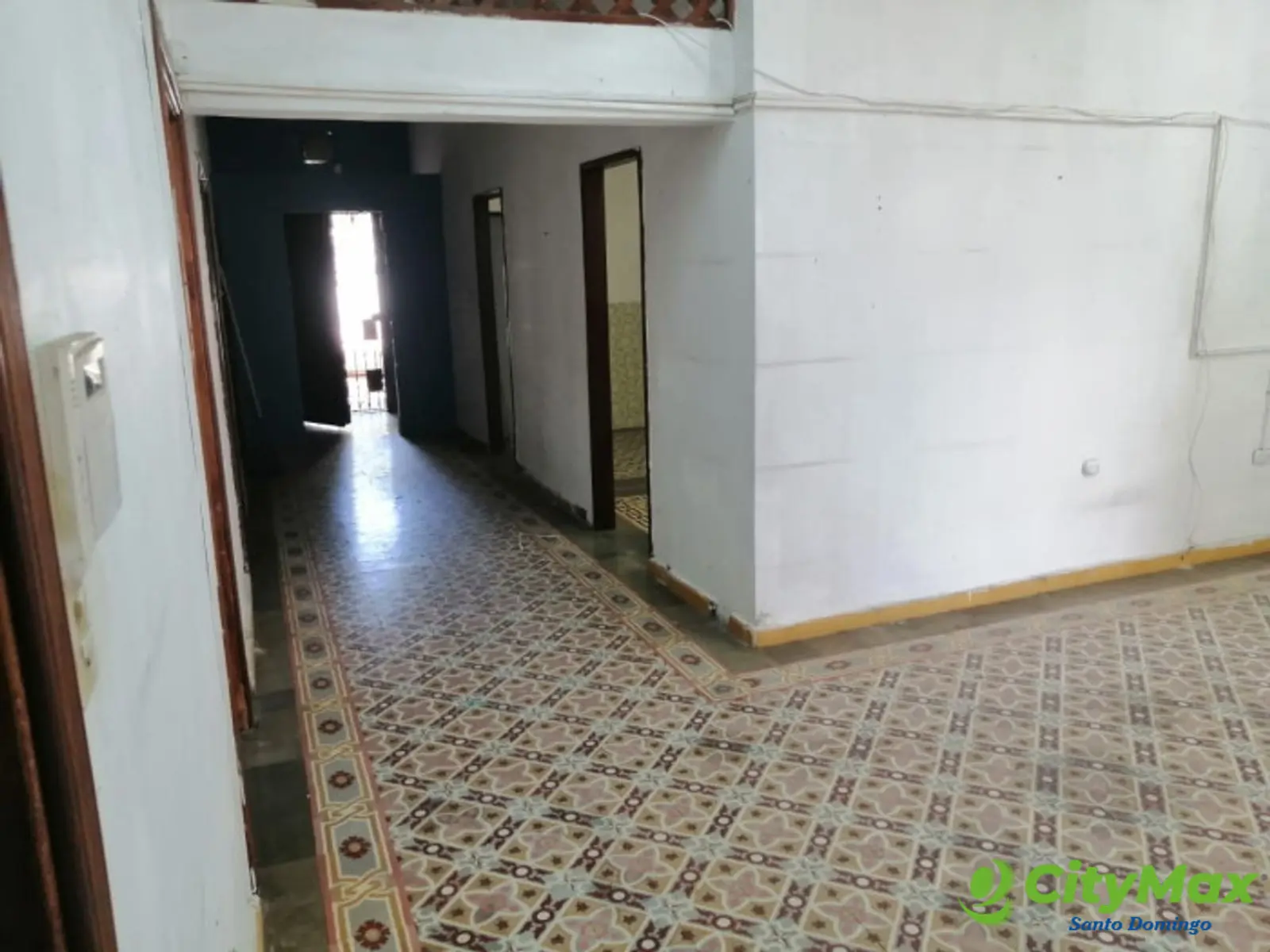 Terreno en venta de 1,239 metros en el sector de Gazcue - foto 5
