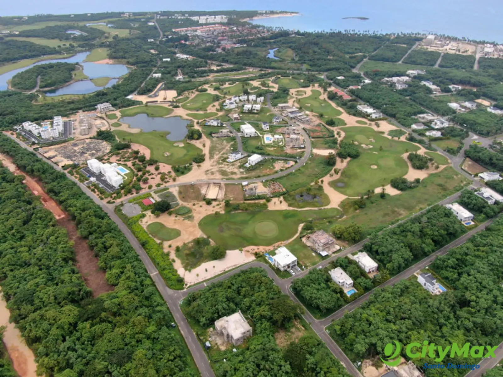  Con vista al campo de Golf Solar en venta en La Romana - foto 4