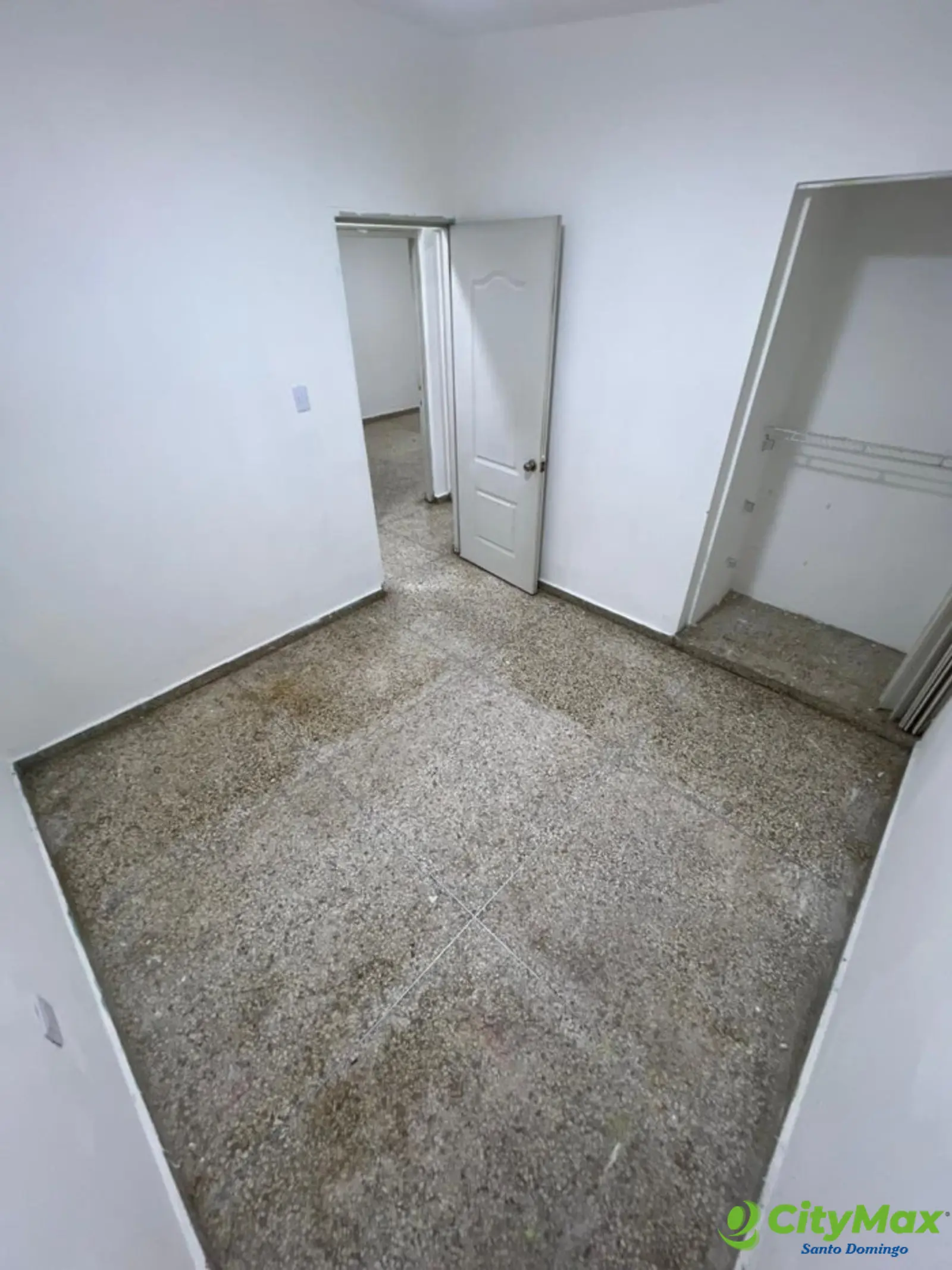 En Alquiler Local Comercial de 325 Mt2 en Mirador Sur - foto 13
