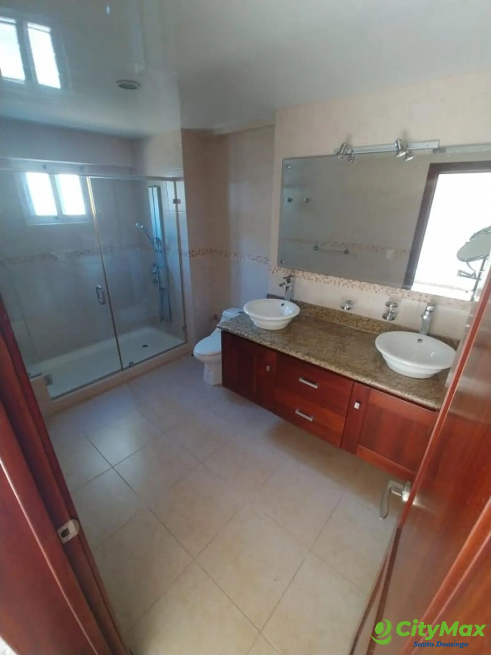 PENTHOUSE EN VENTA EN BELLA VISTA LISTO PARA VIVIR - foto 5