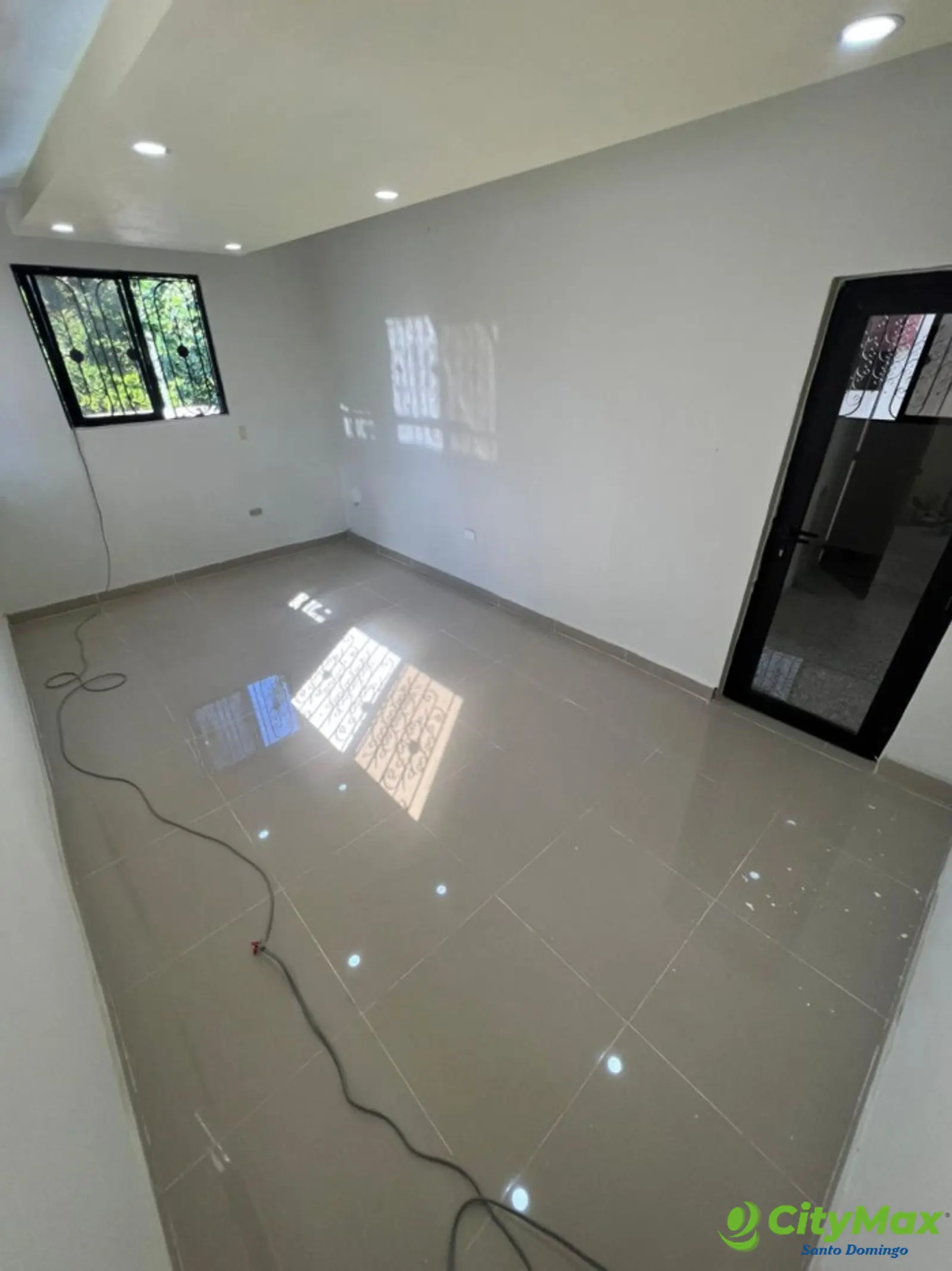 Local comercial en el Ensanche Claret - foto 8